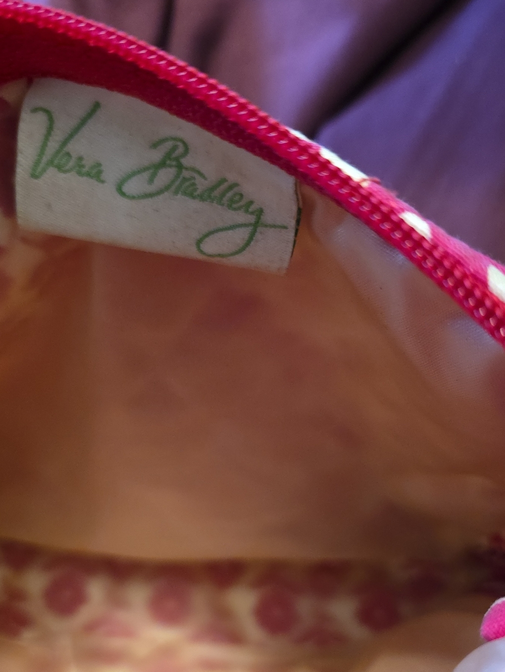 VINTAGE VERA BRADLEY QUILTED FLORAL MAKE-UP POUCH IN PINK AND WHITE - Picture 2 of 2